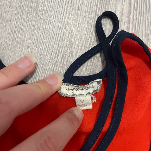 Eyeshadow red embroidered floral tank top size medium - Picture 3 of 4